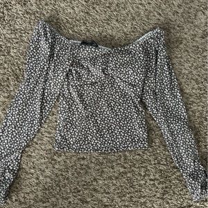 Blouse with flared sleeve